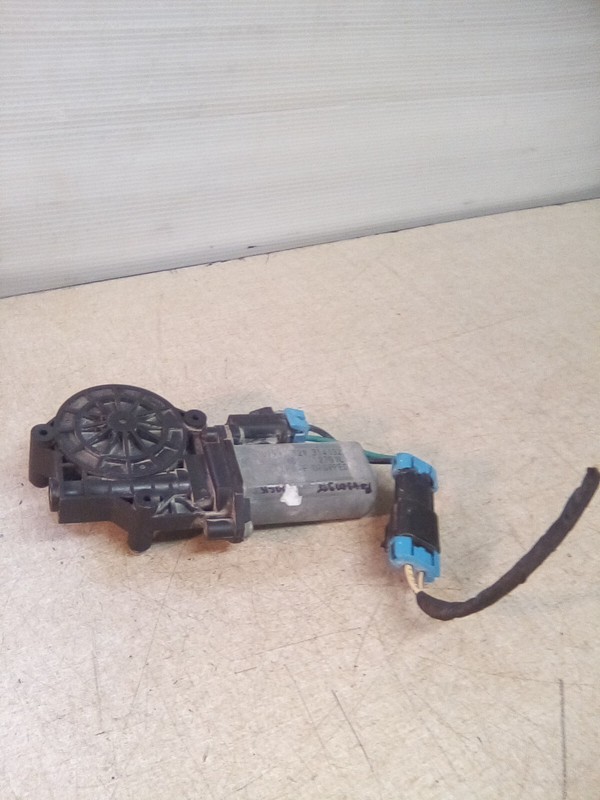 Brose 3050046, 101117, 314132 RH Window Motor Regulator