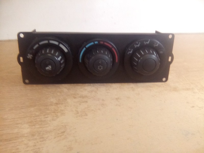 Kenworth W900/Paccar F21-1013-21-000 OEM Climate Control