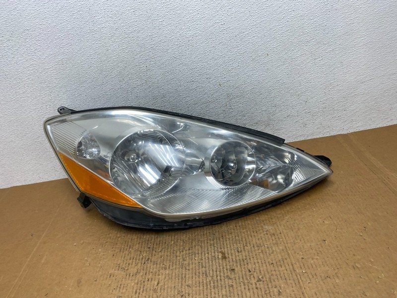 2006 to 2010 Toyota Sienna Right Passenger Rh Side Headlight Halogen AE1418 DW