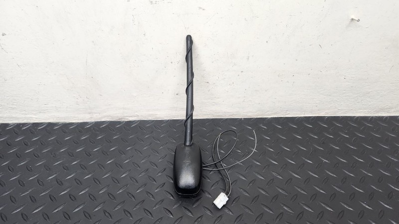 09-17 Chevrolet Traverse Rear Roof Antenna Assembly W/O GPS OEM 25889652