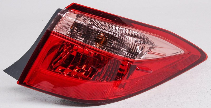 OEM 2017-19 Toyota Corolla Sedan Right Halogen Tail Lamp 81550-02B00 Lens Crack