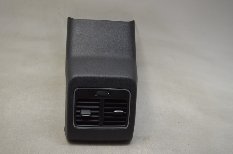 12-15 VOLKSWAGEN PASSAT CENTER CONSOLE REAR AC HEATER AIR VENT GRILL OEM