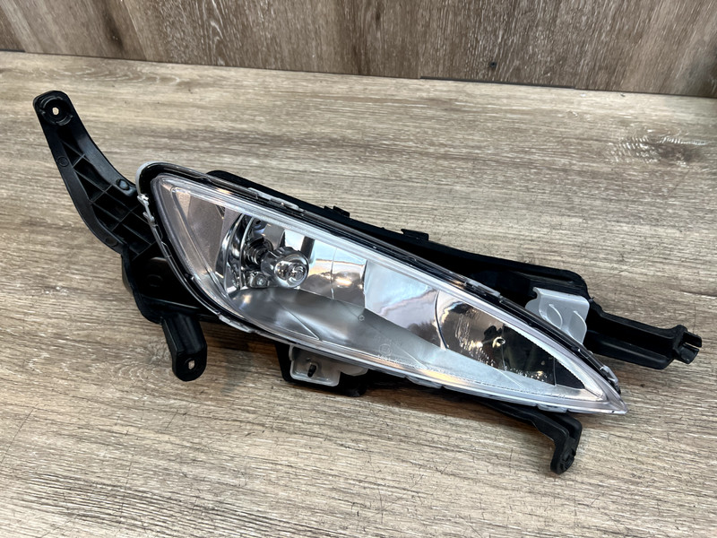 2011-2013 Kia Optima RH Fog Light ASSY OEM 92202-2T0