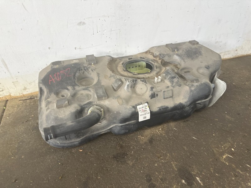 2019-2024 KIA FORTE 2.0L GAS FUEL TANK RESERVOIR W/ HEAT SHIELD 31171-M7500 OEM
