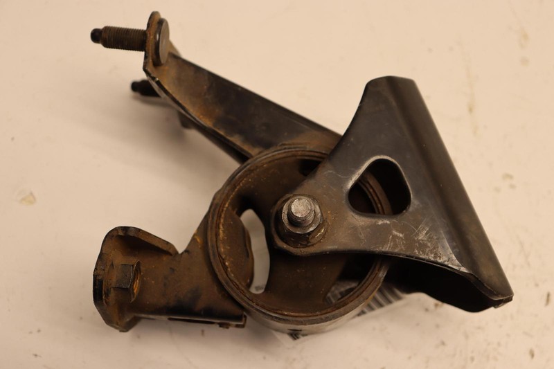 2013-2018 TOYOTA RAV-4 FWD REAR TRANSMISSION MOUNT SUPPORT BRACKET OEM