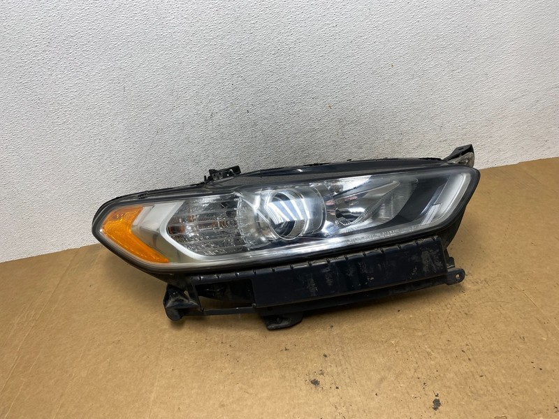 2013 to 2016 Ford Fusion Right Passenger Rh Side Headlight AE3090 DW