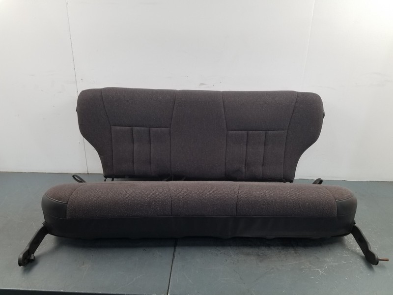 2000 Jeep Cherokee Classic XJ 4x4 4.0L Rear Bench Seat #5476 V7