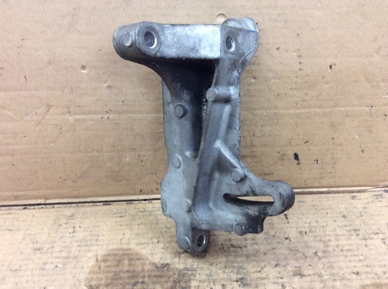 97-01 Honda CR-V P/S Power Steering Pump Mounting Bracket 56997-P3F-000 OEM