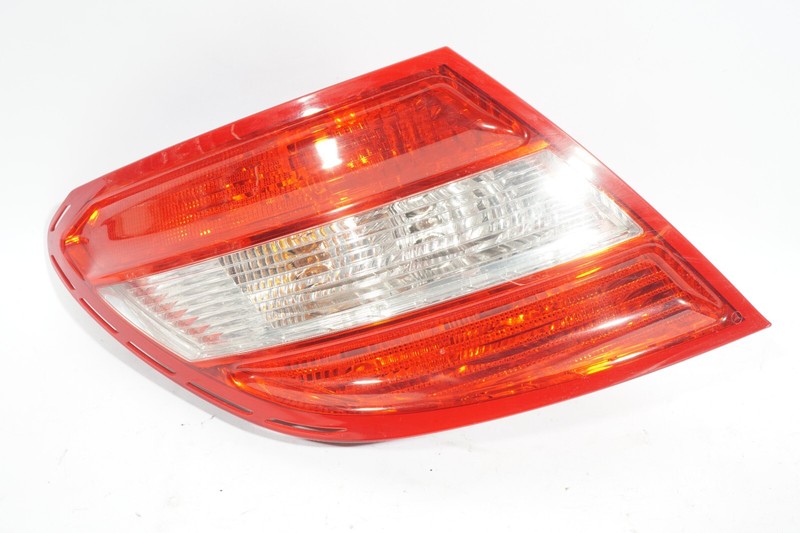 2008-2014 MERCEDES BENZ C300 4 MATIC W204 LEFT DRIVE SIDE TAIL LIGHT OEM