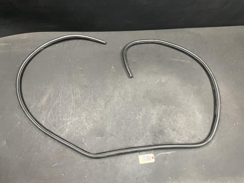 Rear Left Door Body Weatherstrip 2018 Dodge RAM 1500 55112355AC 2013 2014 - 2022