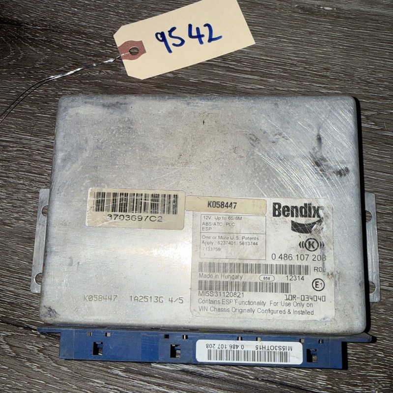 Used Bendix ABS control module for 2015 International Prostar. P/N: K058447
