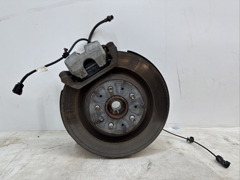 π17-20 TESLA 3 REAR RIGHT SPINDLE KNUCKLE HUB CALIPER 1044416-00-F 15093 S13