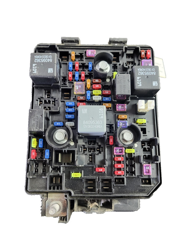 2021 Chevrolet Trailblazer Engine Fuse Relay Junction Box 1.2L FWD OEM 42745052
