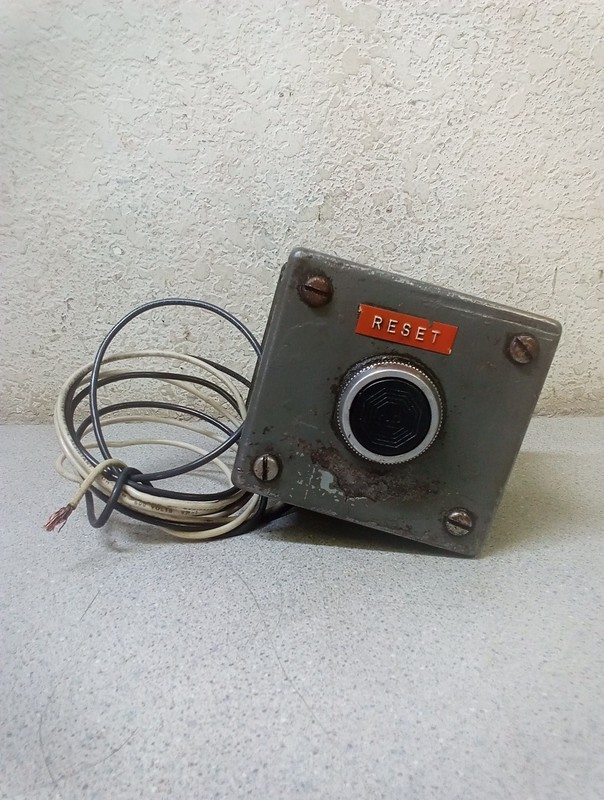 Allen Bradley Push Button Enclosure w Momentary Reset Switch