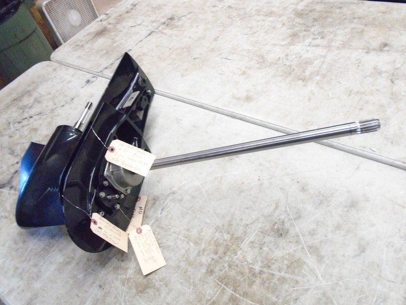 A Mercury Optimax 125hp 2 stroke DFI outboard lower unit Factory Remanufactured