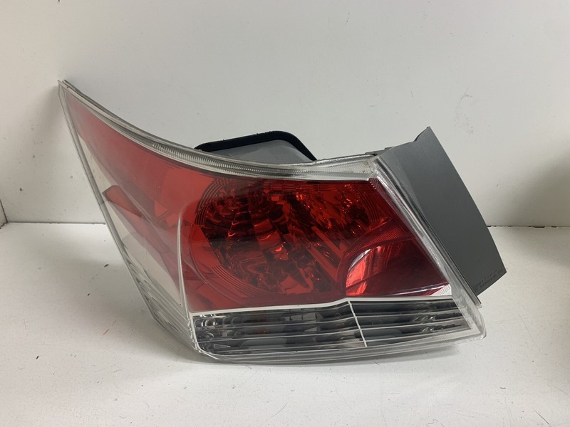 2008-2012 Honda Accord Left Driver Tail Light Lamp Taillight Taillamp Oem
