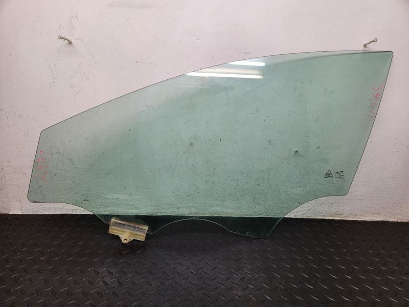 17-20 Hyundai Elantra Front Left Driver Door Solar Glass Window OEM 82410-F3020