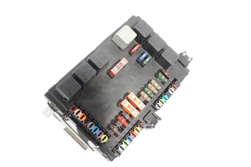 2007 - 2009 MERCEDES BENZ S550 W221 TRUNK FUSE BOX OEM