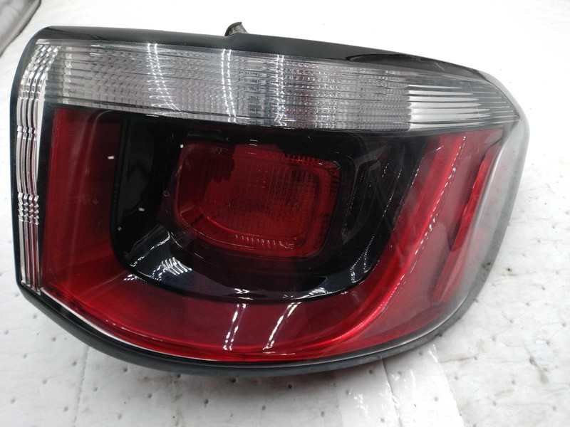 2019 Jeep Compass Right Tail Light Assembly Black OEM Used 85K Miles NJ25-25807