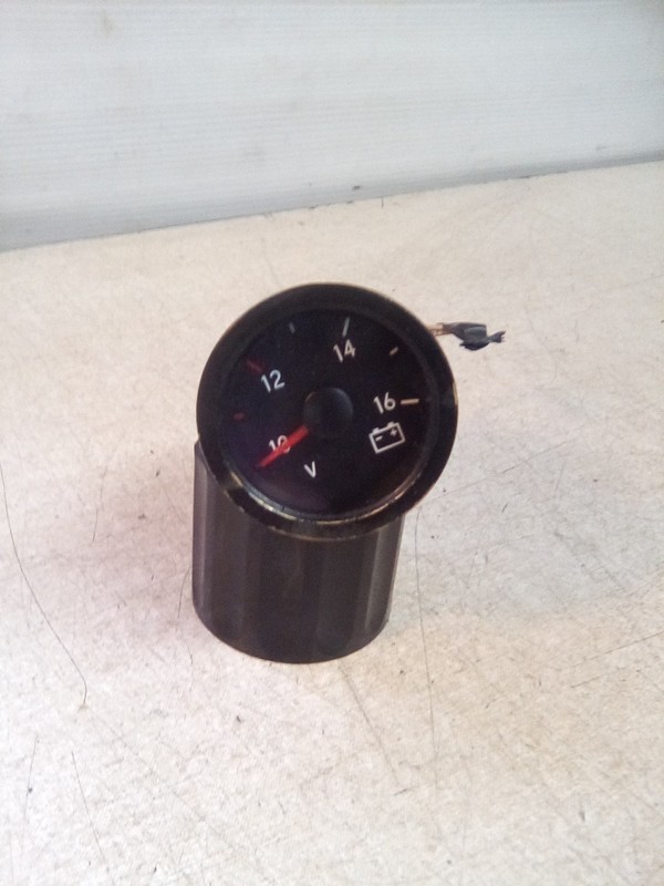 International Navistar 4061139C1 Voltmeter Gauge