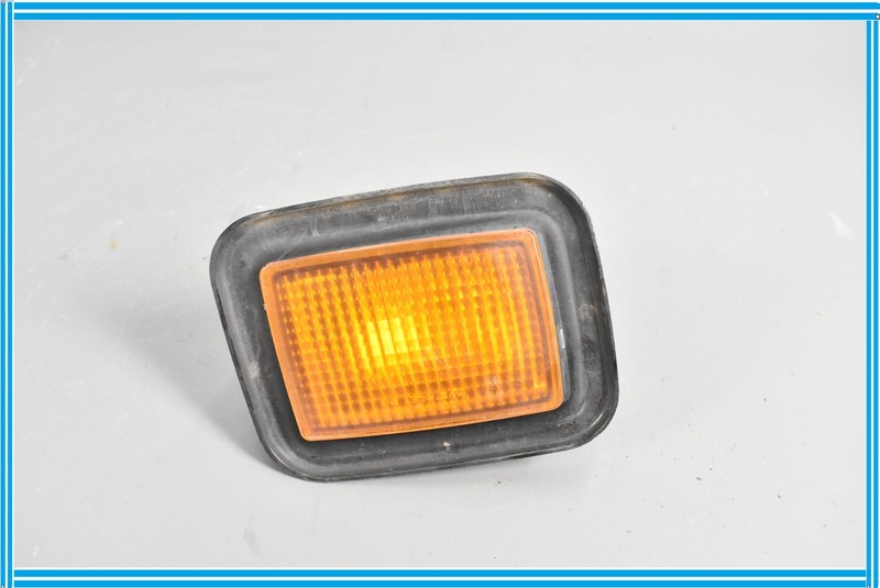 2003-09 HUMMER H2 Right RH Side Front Lamp (Park Light Turn Signal) Grille Mount