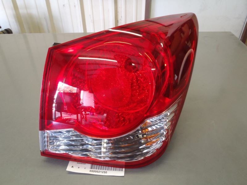 Right Passenger Side Tail Light Lamp Fits 2011-2016 Chevrolet Cruze 54504