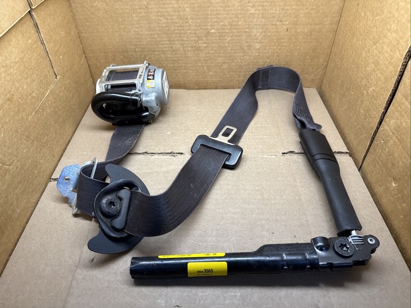2016-2017 Cruze Front Left Driver Side Seat Belt Seatbelt Retractor