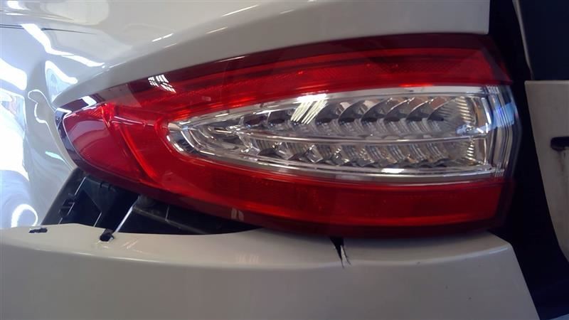 Driver Tail Light Quarter Panel Mounted LED Hybrid SE Fits 13-16 FUSION 3352258