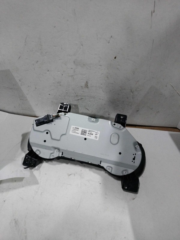 Used Speedometer Gauge fits: 2016 Cadillac Cts 5.7`` screen opt UDD MPH w/o head