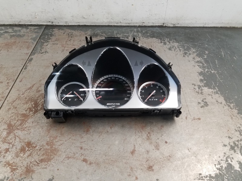 2010 Mercedes Benz AMG C 63 Gauge Cluster #8001 Q6