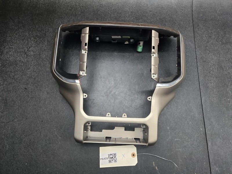 Dashboard Center Bezel 2019 Dodge RAM 1500 6BJ972N1AD 2020 X