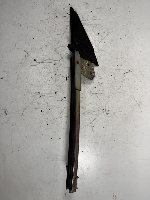 00-09 Honda S2000 Right Window Front Sash Channel 72240-S2A-023 OEM