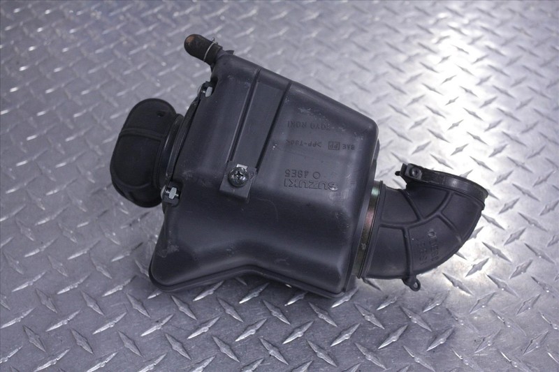 03 SUZUKI VZ 800 MARAUDER AIR INTAKE FILTER BOX CHAMBER SECONDARY #2 OEM VZ800