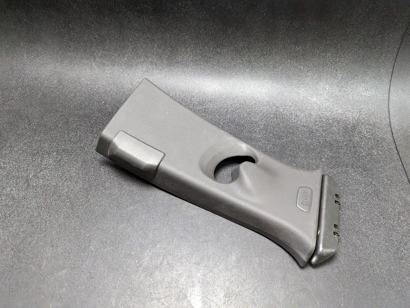 Center Right B Pillar Upper Trim Panel 2018 BMW X1 51435A049B2 2016 2017 - 2021
