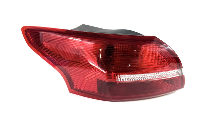 2015-2018 Ford Focus Sedan Driver LH Left Side Tail Light Lamp Brake OEM