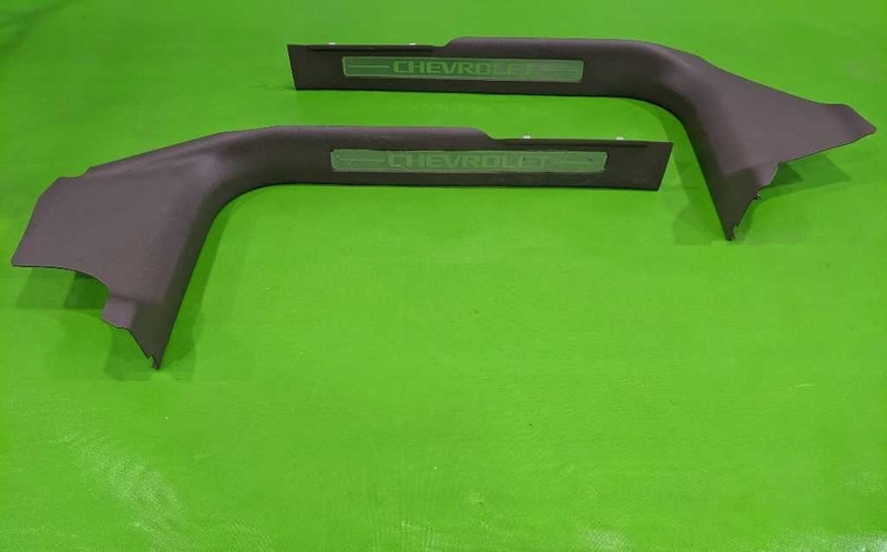 15-20 TAHOE DRIVER LEFT/PASSENGER RIGHT FRONT DOOR SCUFF SILL PLATE OEM 4234-21