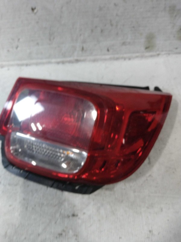 Used Right Tail Light Assembly fits: 2016 Chevrolet Malibu ECO lid mounted R. Ri