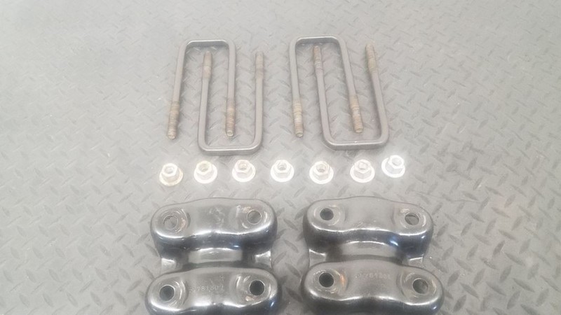 99-07 Chevy Silverado 1500 Rear Leaf Spring U Bolts & Plates OEM 25761309