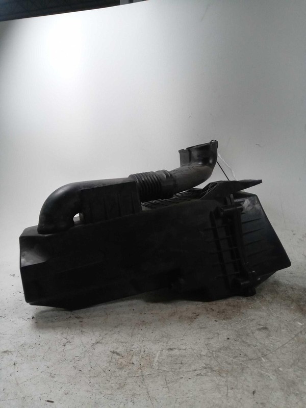 2015 Ford Fiesta Air Cleaner Assembly OEM D2B19C662AB Used 77K Miles