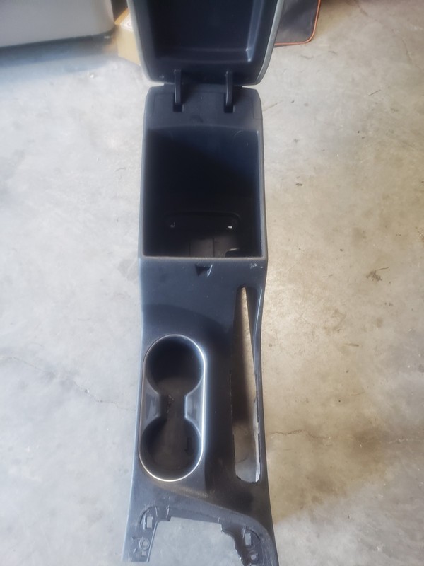 2017 HYUNDAI ELANTRA SE CENTER CONSOLE W/ ARMREST OEM