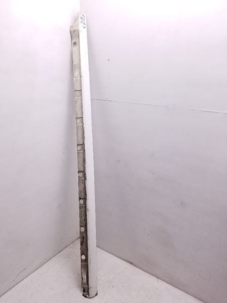 08 SCION XB PASSENGER RIGHT ROCKER PANEL MOULDING WHITE-040