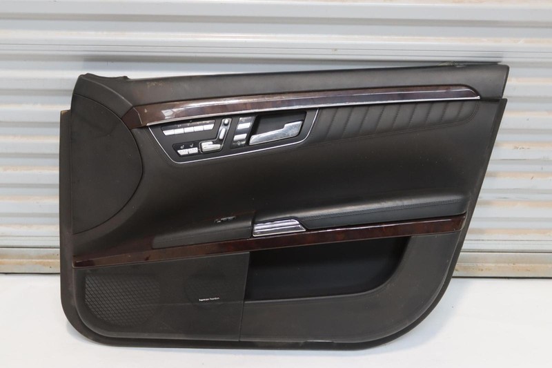 2007-2013 MERCEDES S-CLASS S550 W221 FRONT RIGHT PASSENGER DOOR PANEL TRIM OEM