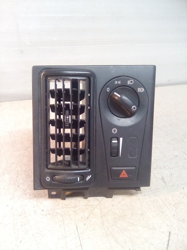 Volvo VNL 20911930, 20953578-P06Switch and Vent Panel Assembly