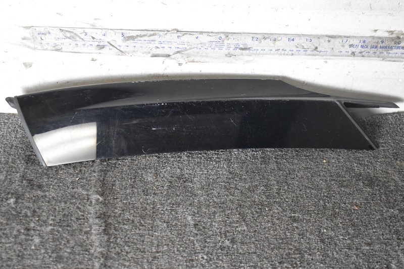 1998-2004 LAND ROVER Discovery Rear Right Door Window Molding HY3229148A