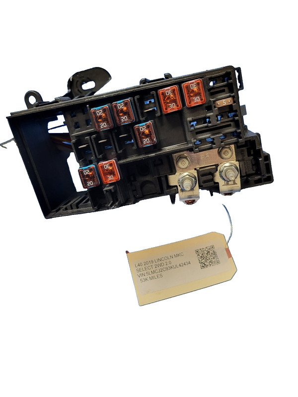 Used Oem Lincoln Fuse Relay Junction Box for 2018-2019 MKC 2.0L FWD