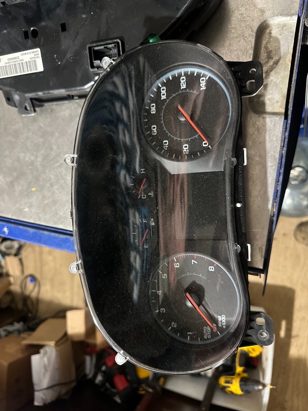 17-18 CHEVROLET MALIBU OEM INSTRUMENT SPEEDOMETER GAUGE CLUSTER - 160000 MILES