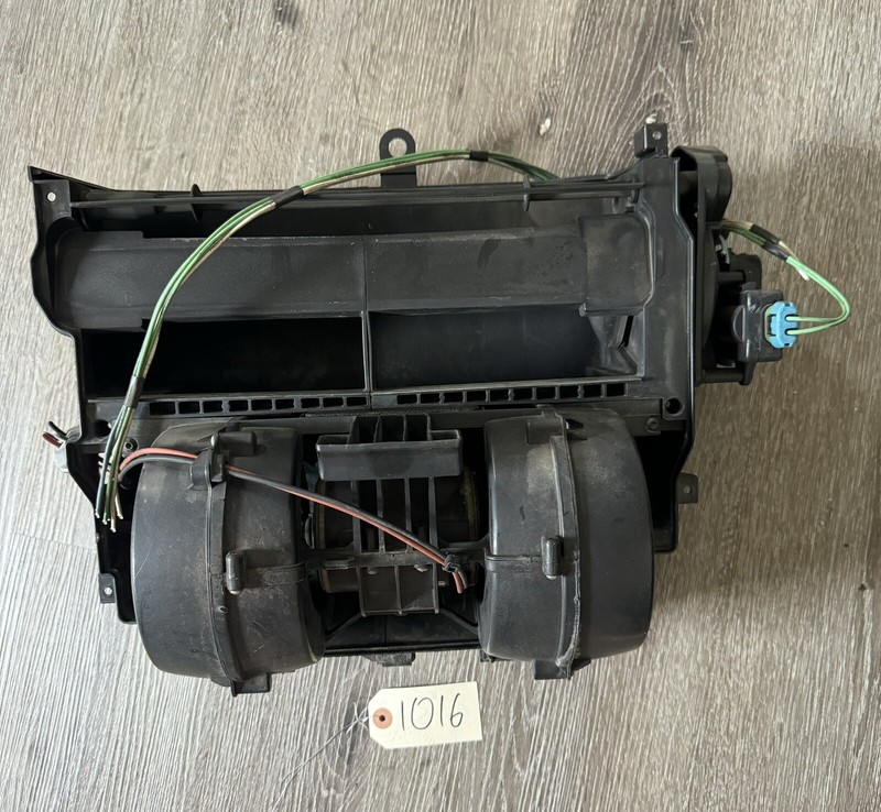VOLVO VNL FRONT HEATER A/C BLOWER MOTOR - P/N: V2379001