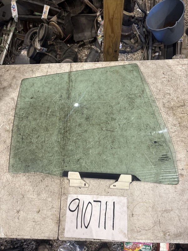 06 07 08 09 10 11 Cadillac DTS RIGHT REAR WINDOW DOOR GLASS 25758088
