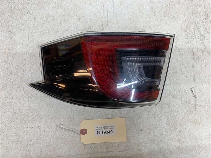 ⚡️12-21 TESLA S REAR RIGHT PASS SIDE TAILLIGHT OUTER TAIL LIGHT 19040 B152