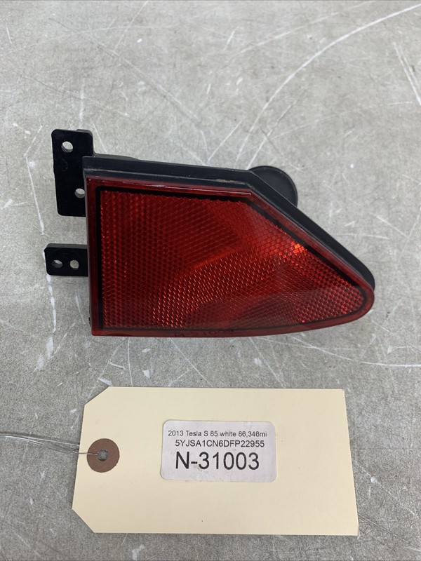 12-16 Tesla S Taillight Tail Light Reflector RH Passenger 1010363 31003 B139